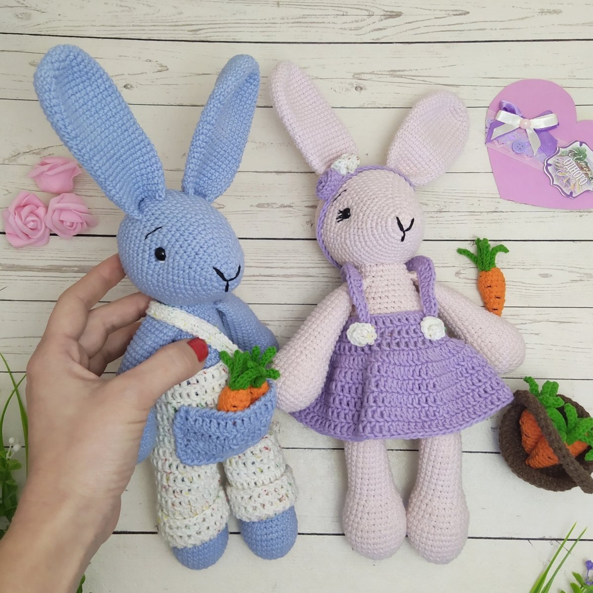 Вязаный зайчик крючком