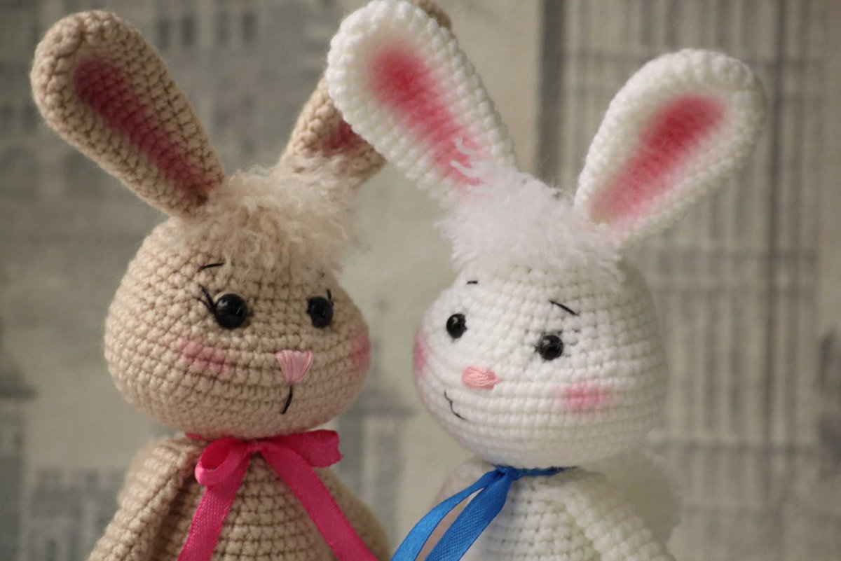 Зайчик амигуруми Людмилы Марцинив