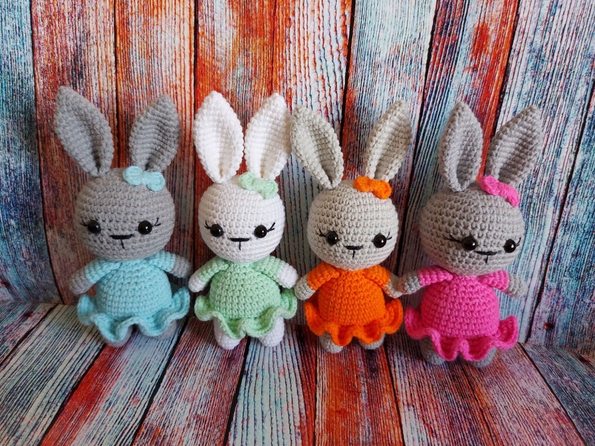Игрушки из пряжи зайчик