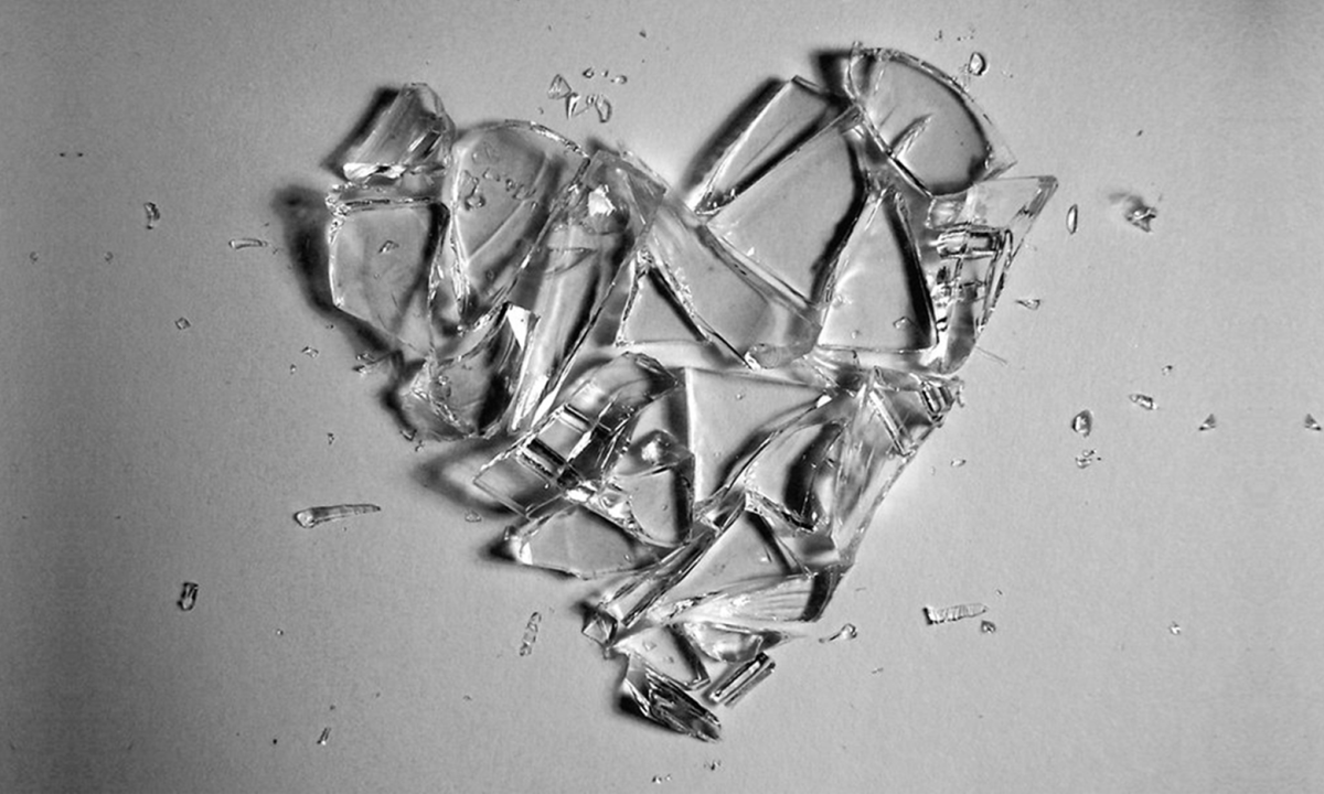 Разбитое сердце стекло