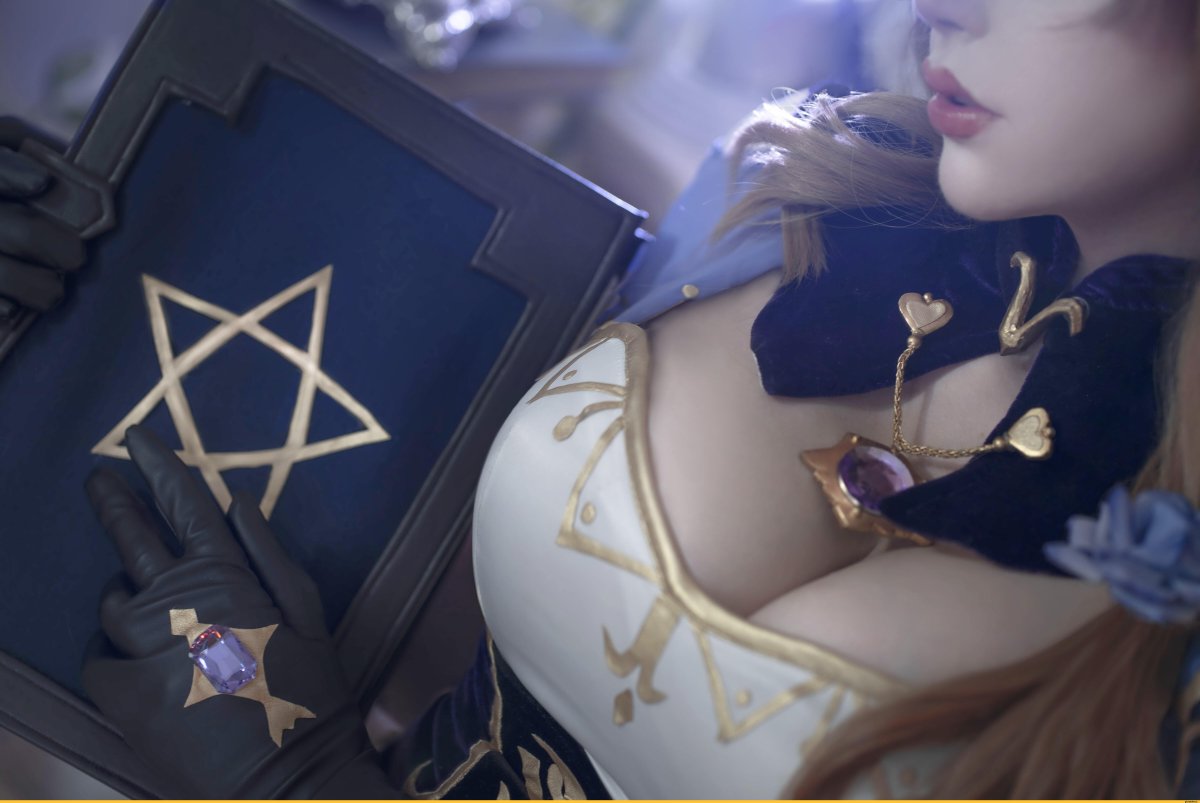 Косплей Паймон Геншин