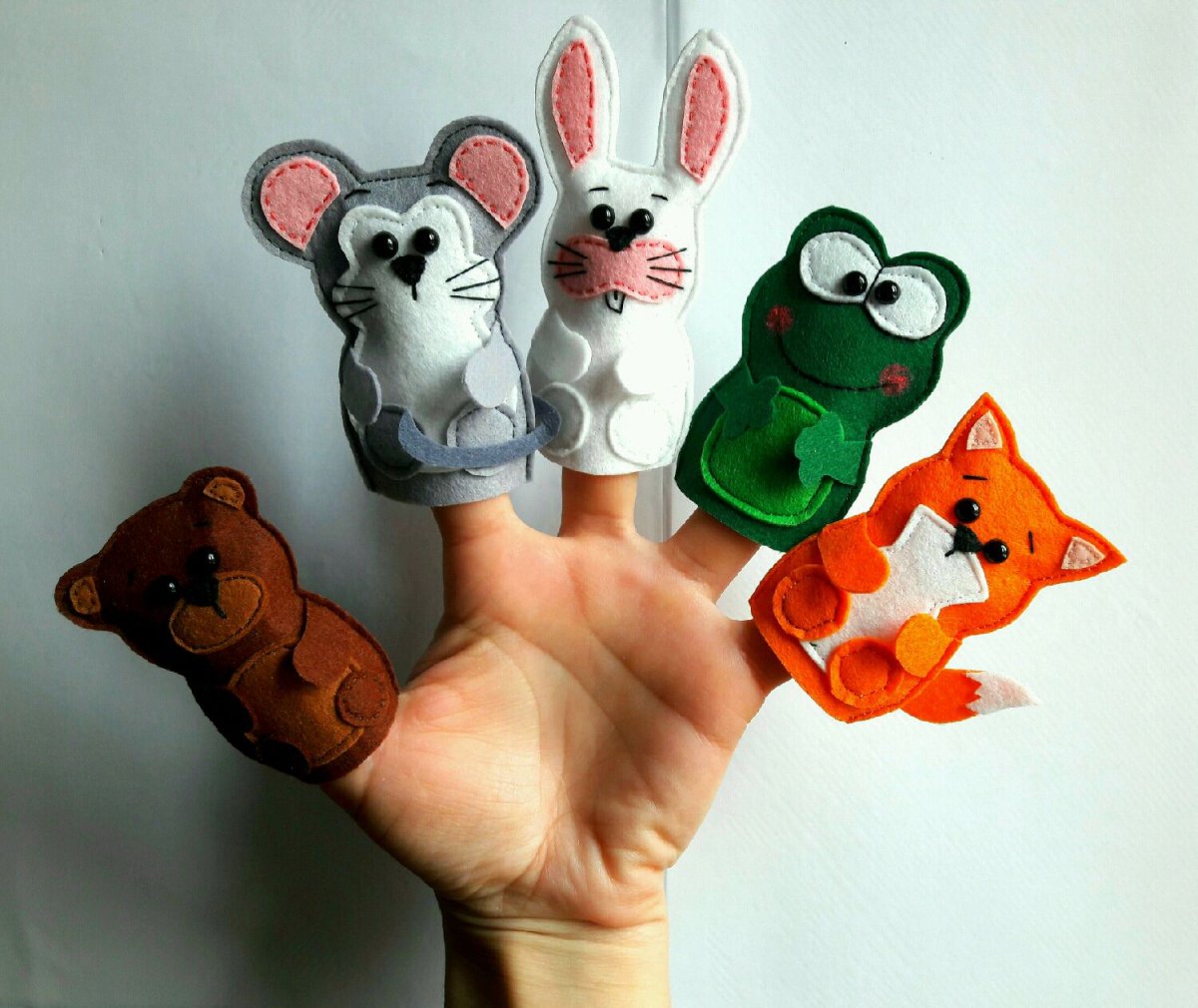 Театр надпись