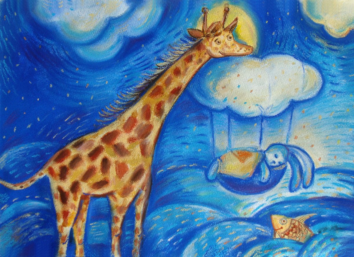 Жираф позирует