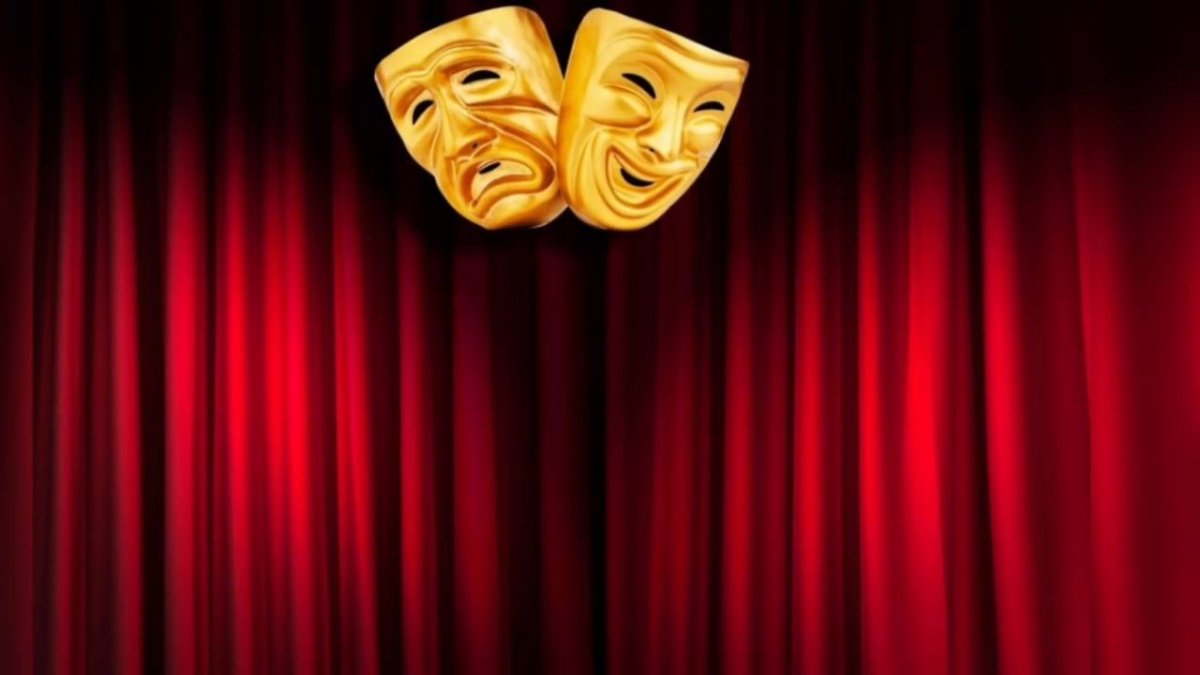 Театральные маски на Красном фоне