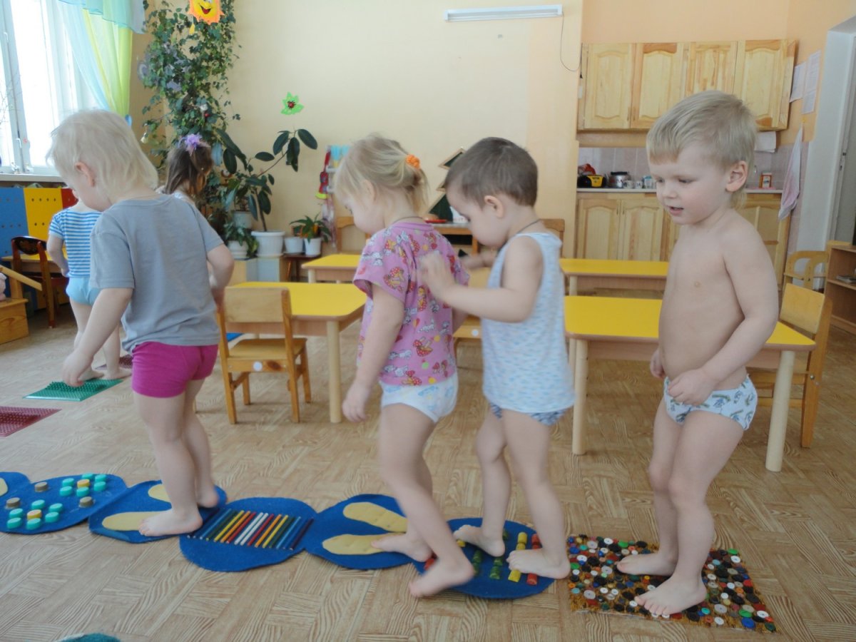 Клипарт дети летом на прозрачном фоне