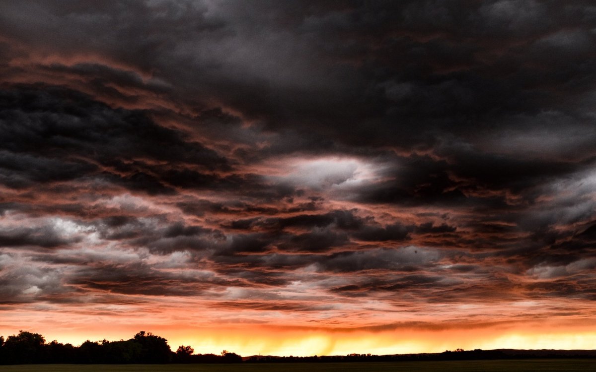 Мрачное небо