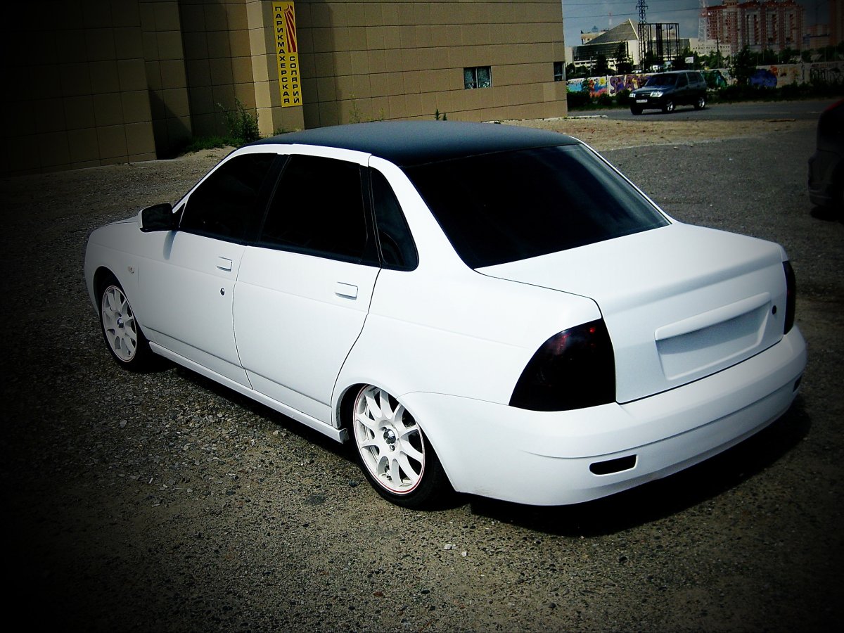 Девушка на приоре