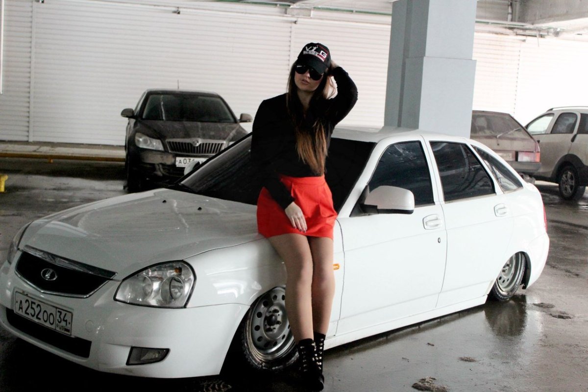 Черная Приора и Мерседес