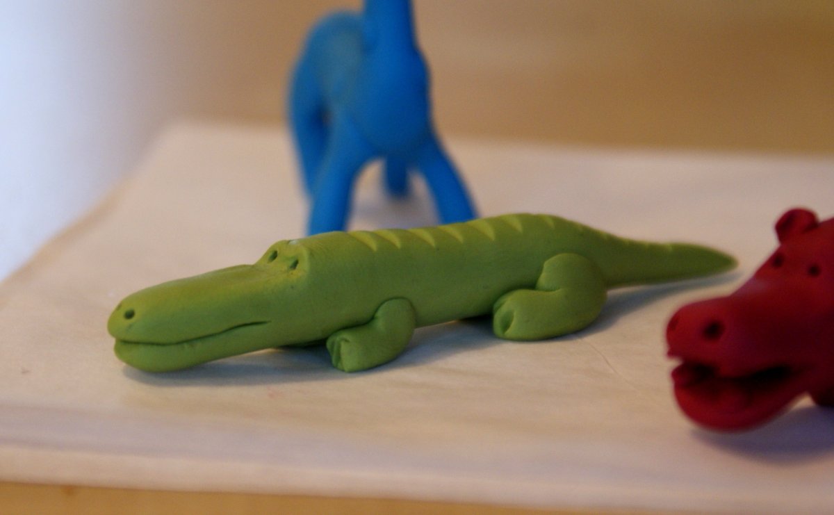 Поделка крокодил Гена
