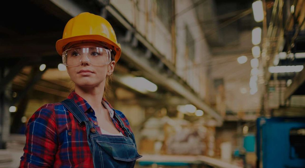 Женщина на производстве