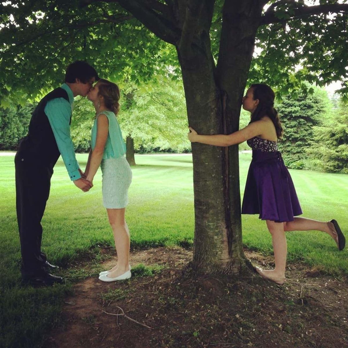 Парочка и одинокий