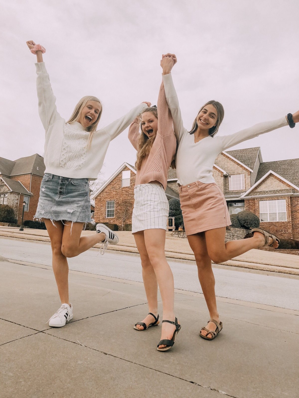 Интересные позы с подругой