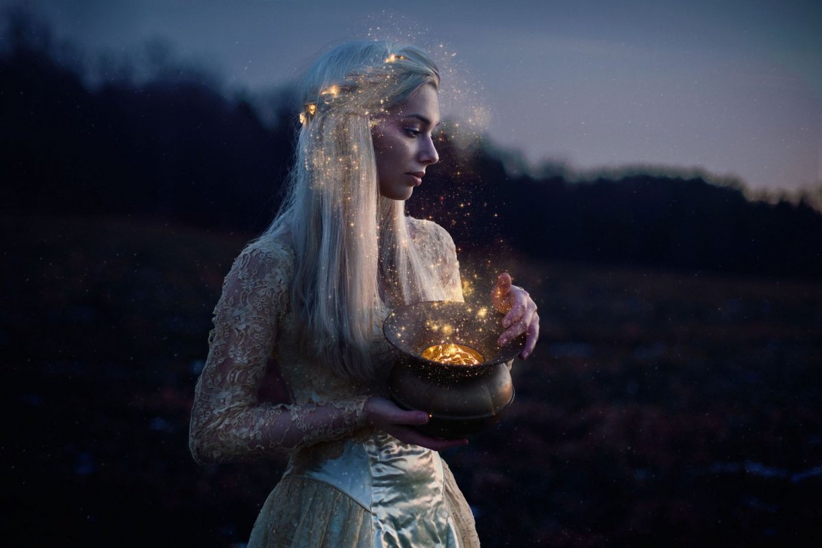 Женщина мистика