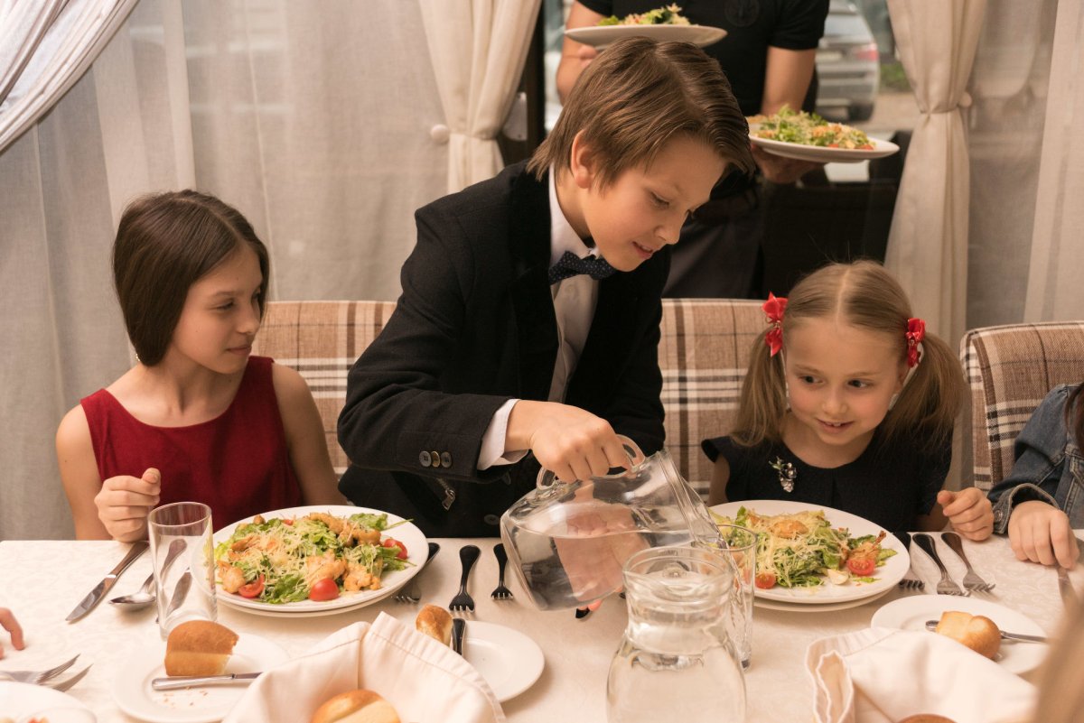 Хорошие манеры за столом