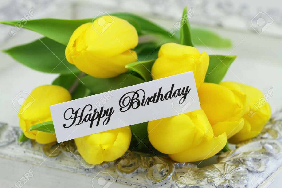 С днём рождения кума с жёлтые тюльпаны