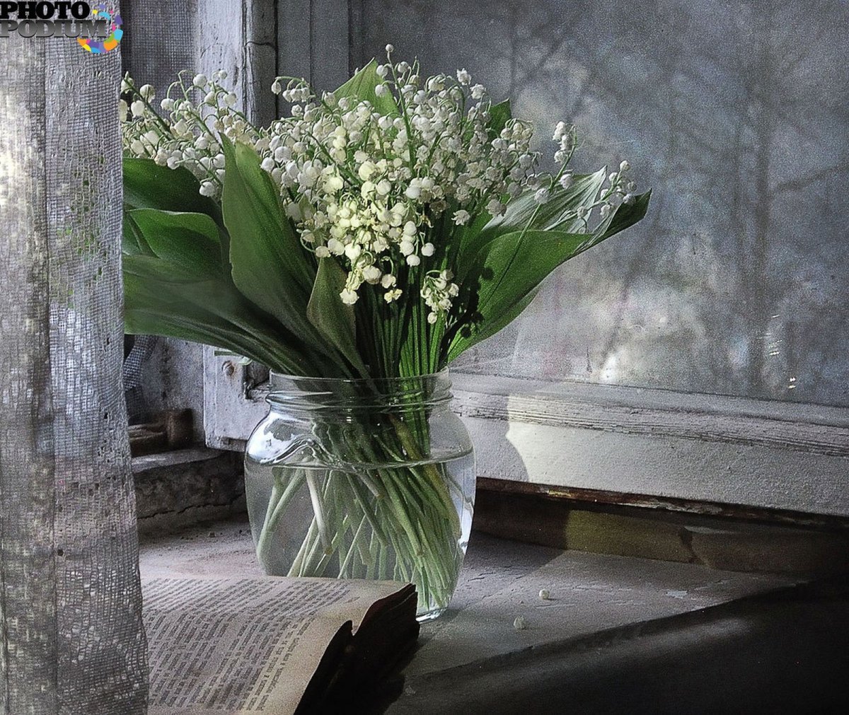 Букет ландышей в вазе