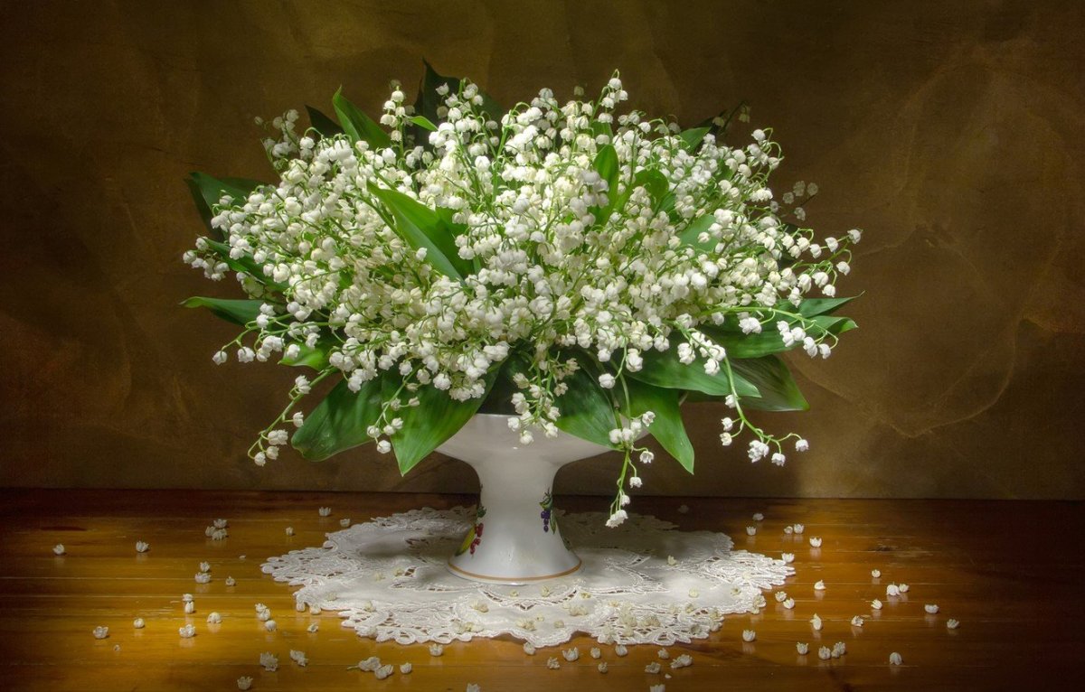 Ландыши в вазе