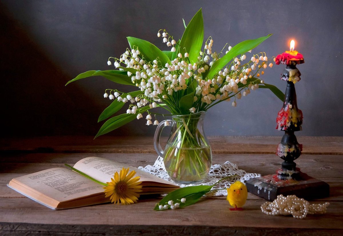 Букет ландышей в вазе
