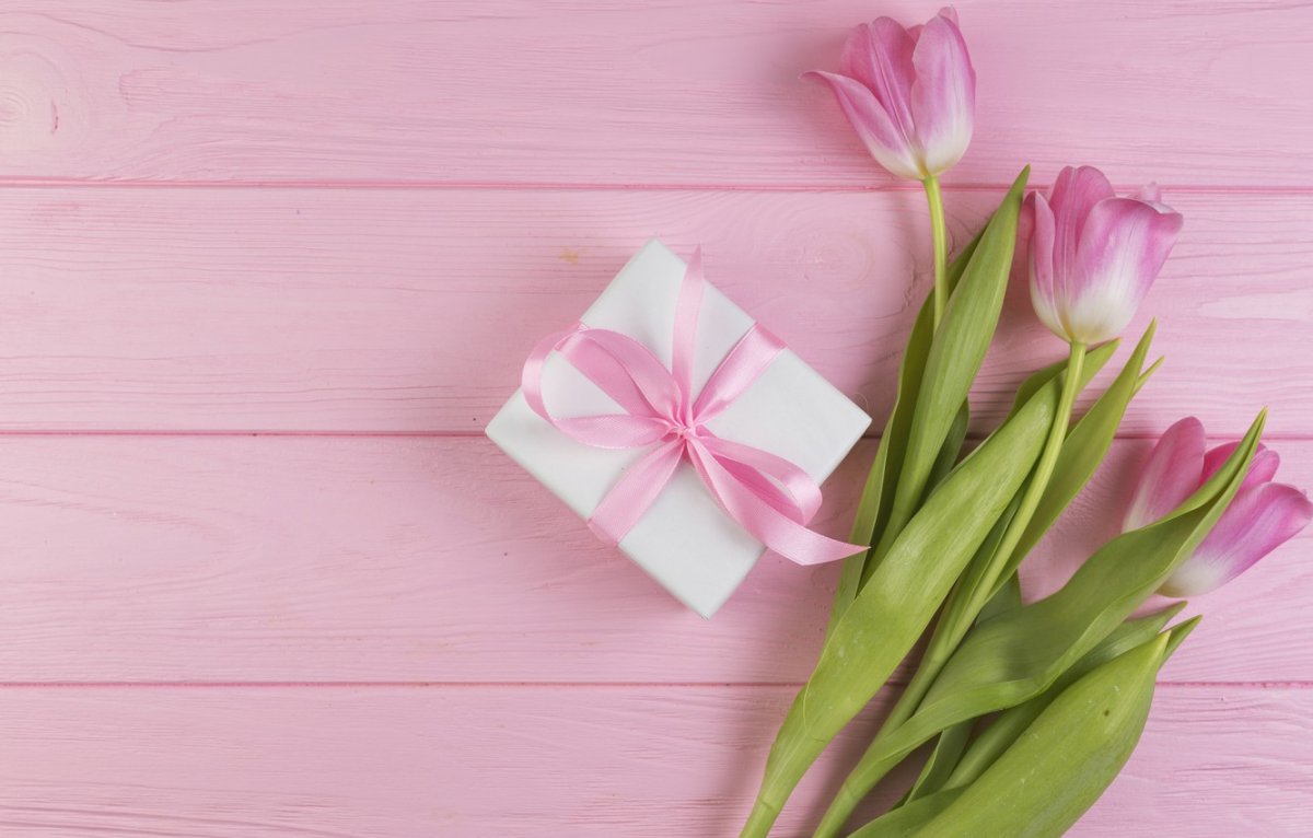 Весенние цветы в подарок