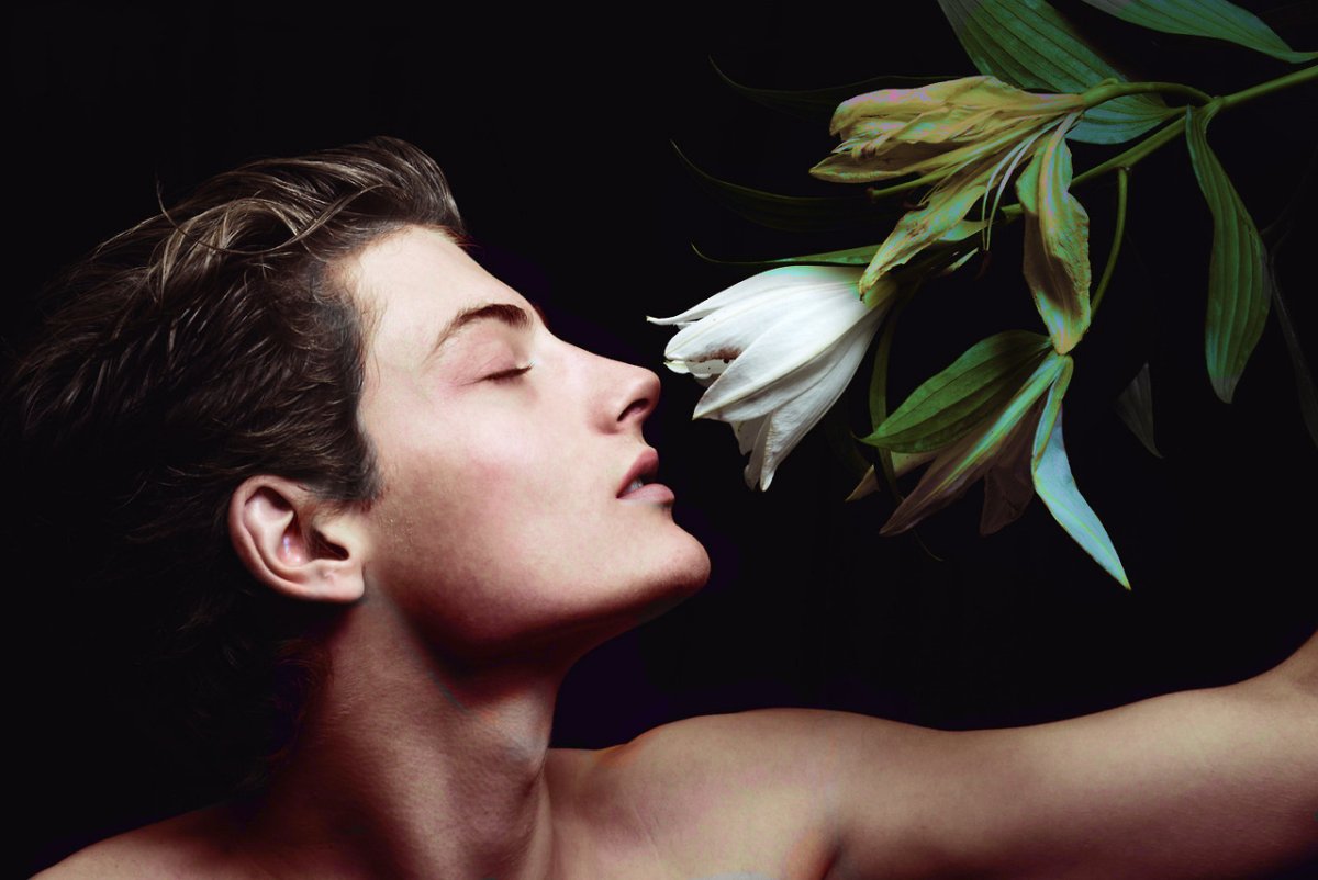 Парень Нарцисс