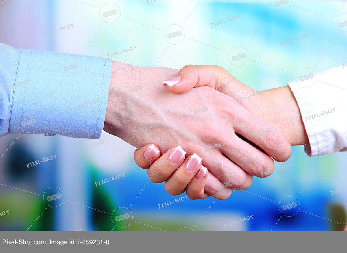 Рукопожатие мужчины и женщины