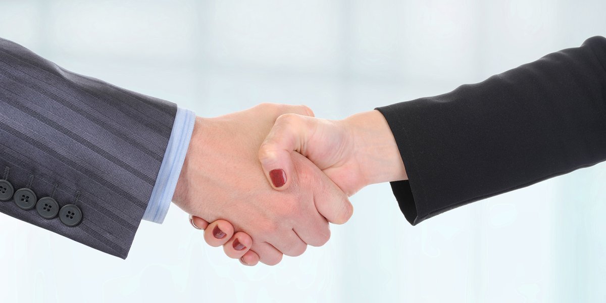 Рукопожатие мужчины и женщины
