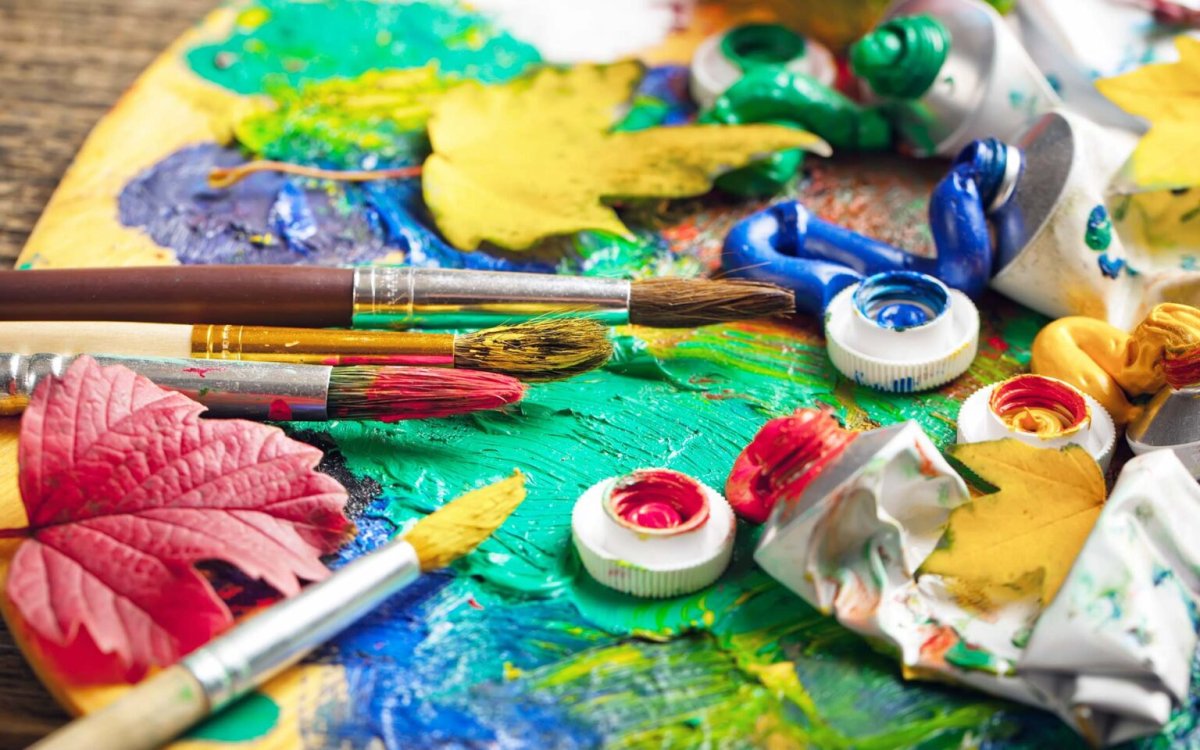 Палитра и кисти