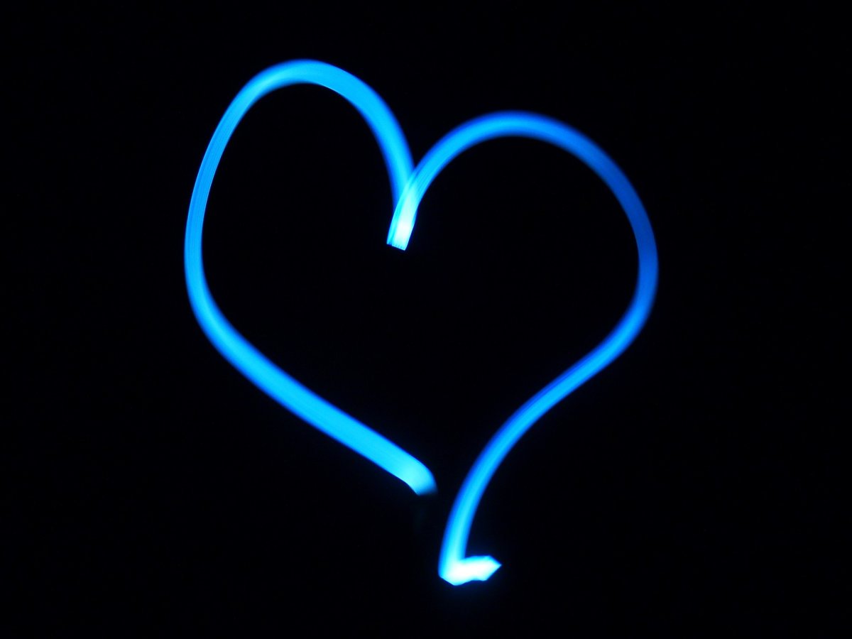 Синий фон с сердечками