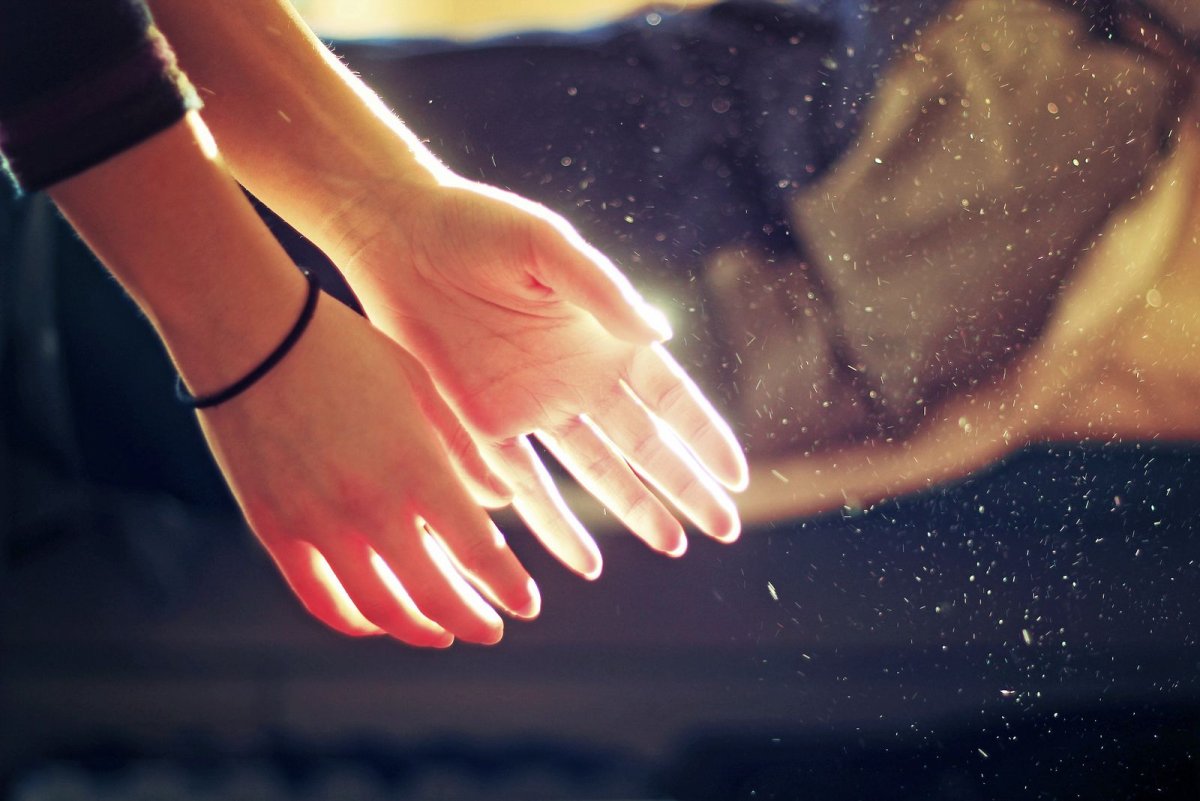 Свет в руках