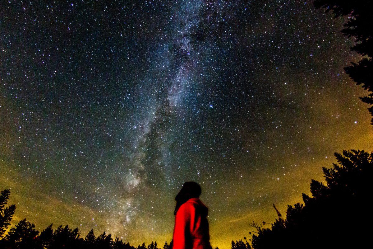 Млечный путь и девушка