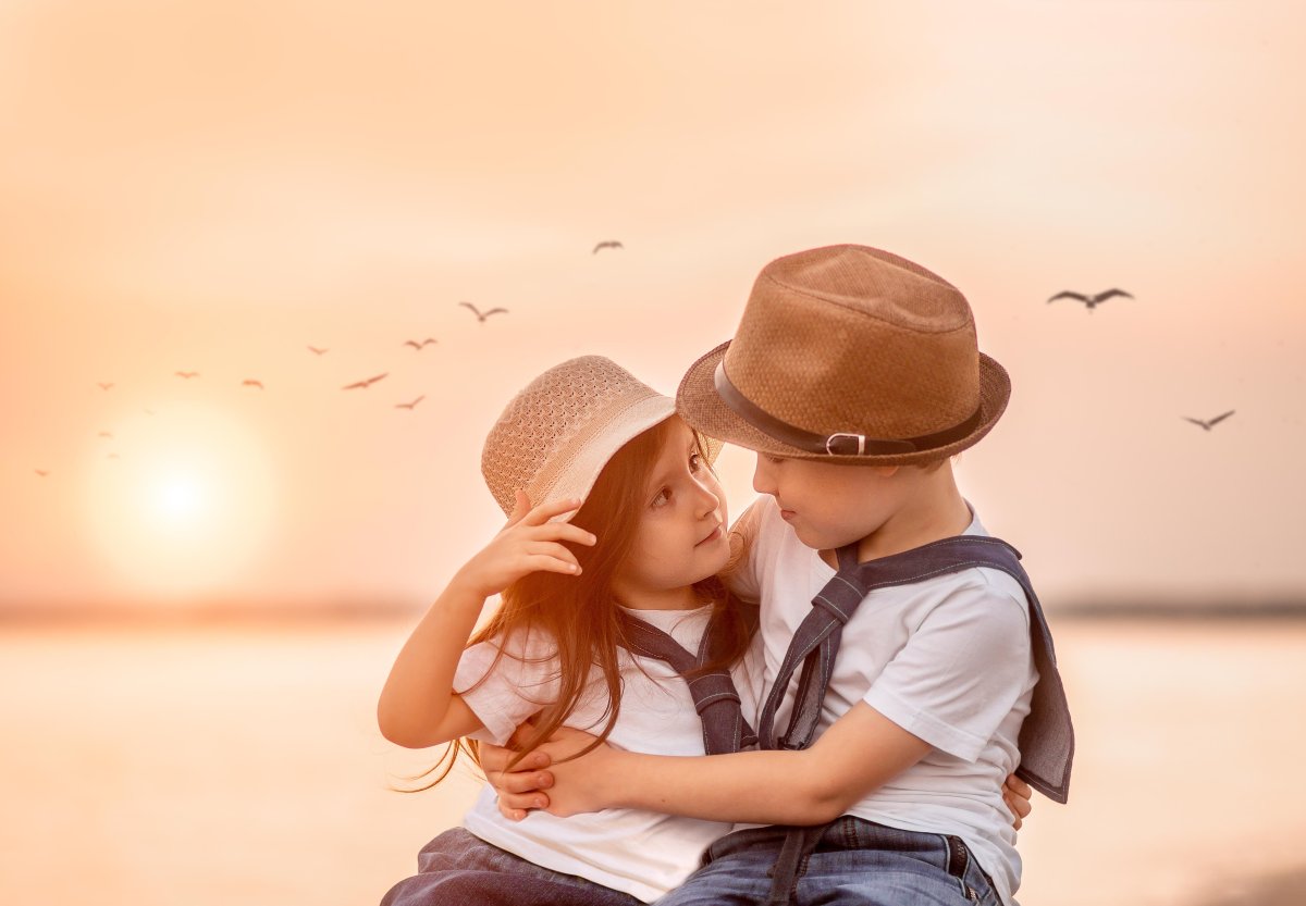 Мальчик и девочка вместе