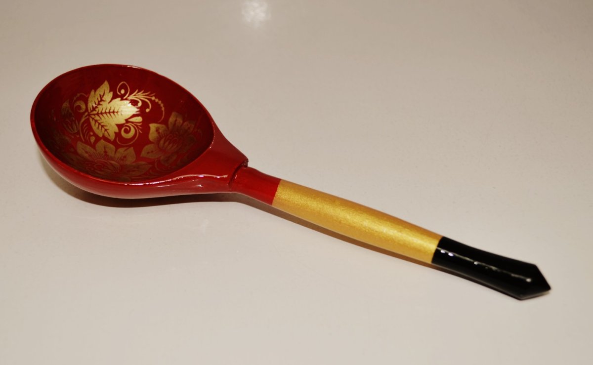 Огромная ложка