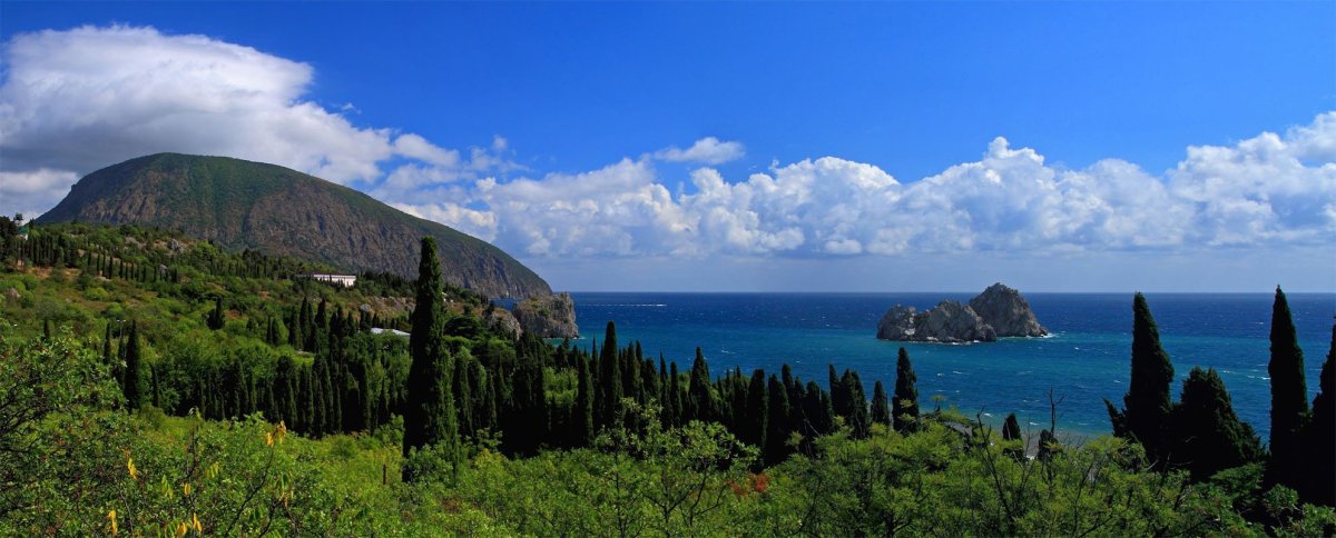 Гурзуф медведь гора кипарисы