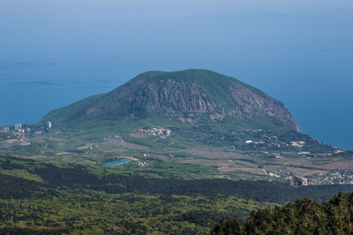 Гора медведь в Крыму