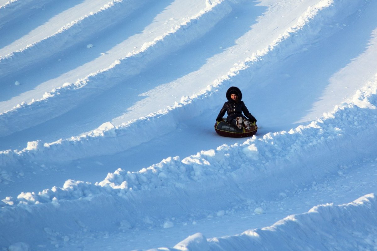Зимние снежные горки