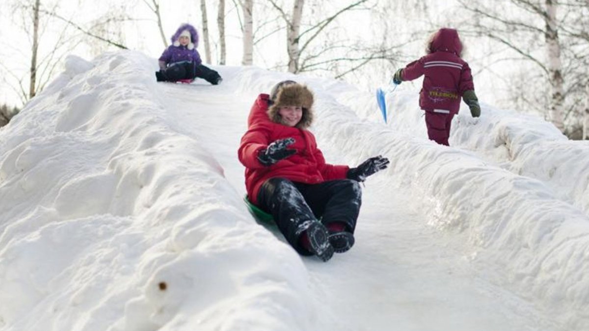Зимние снежные горки