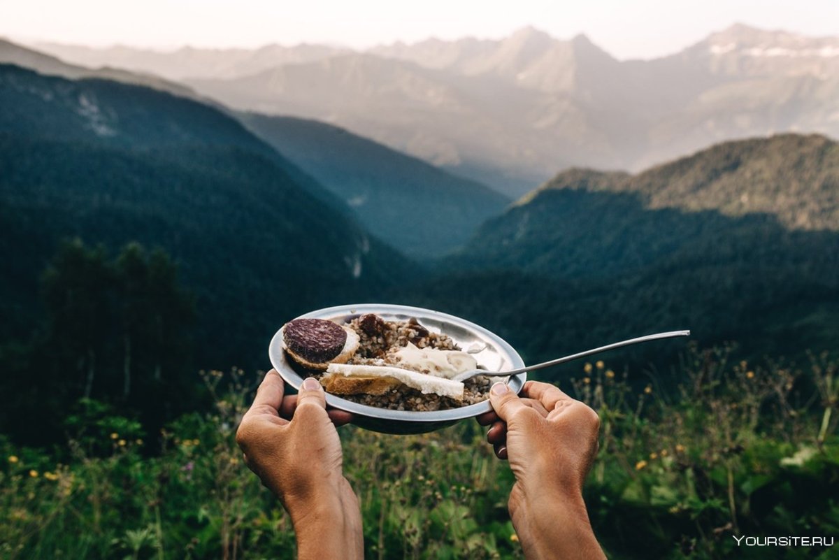 Обед в походе