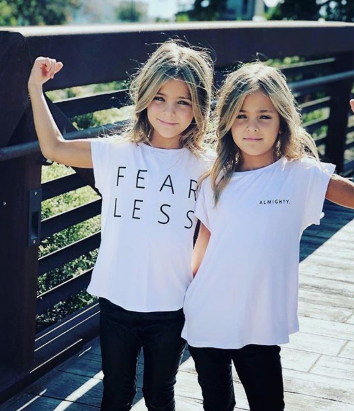 Самые красивые двойняшки девочки