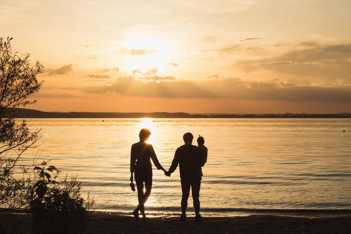 Море счастье семья закат