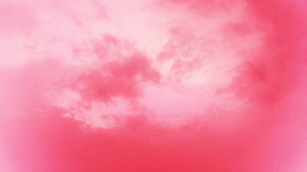 Розовые облака фон