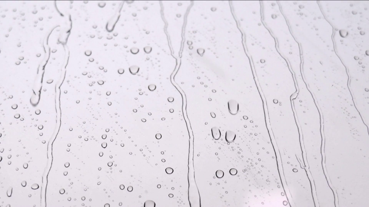 Анимация капли дождя на прозрачном фоне