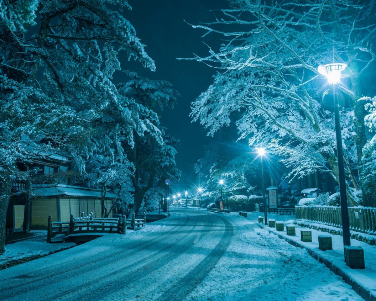 Зимняя ночь в городе