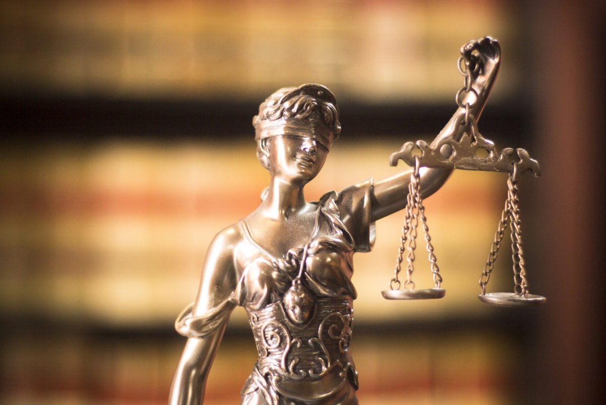 Весы Фемиды