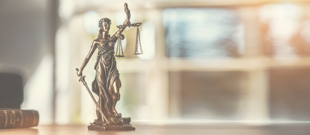 Изображение весов правосудия