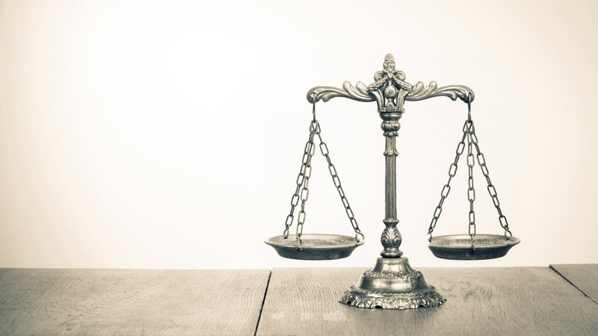 Статуя правосудия Фемида