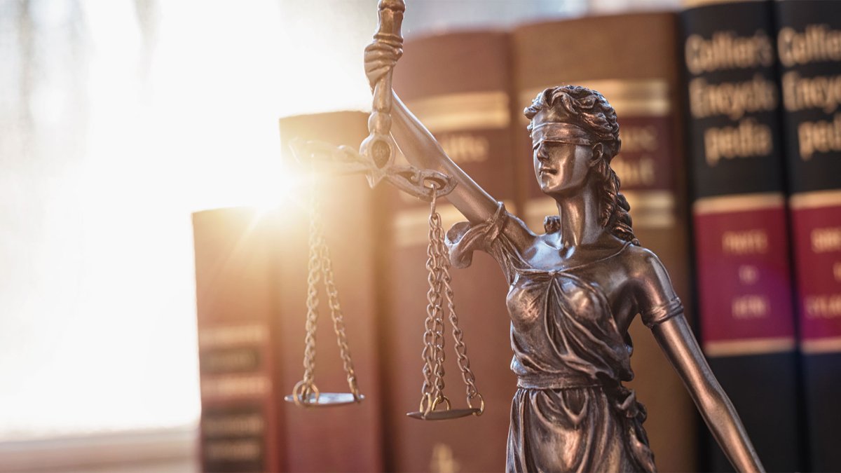 Фон рабочего стола юриста