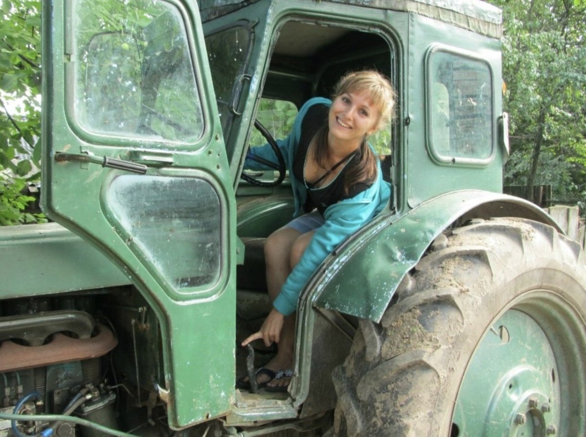 Трактористка Наталья Радченко