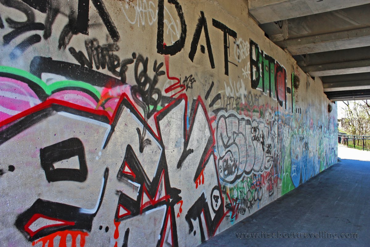 Вандальные граффити