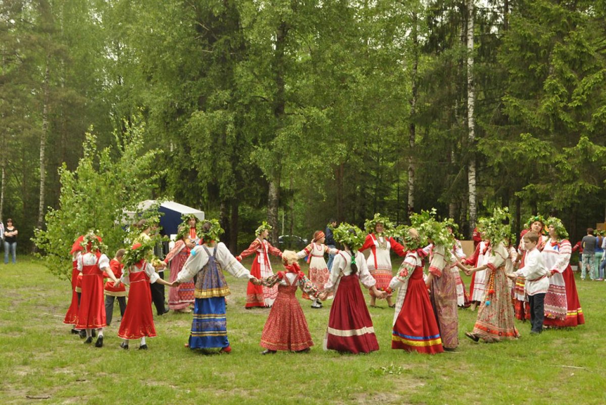 Хоровод в селе