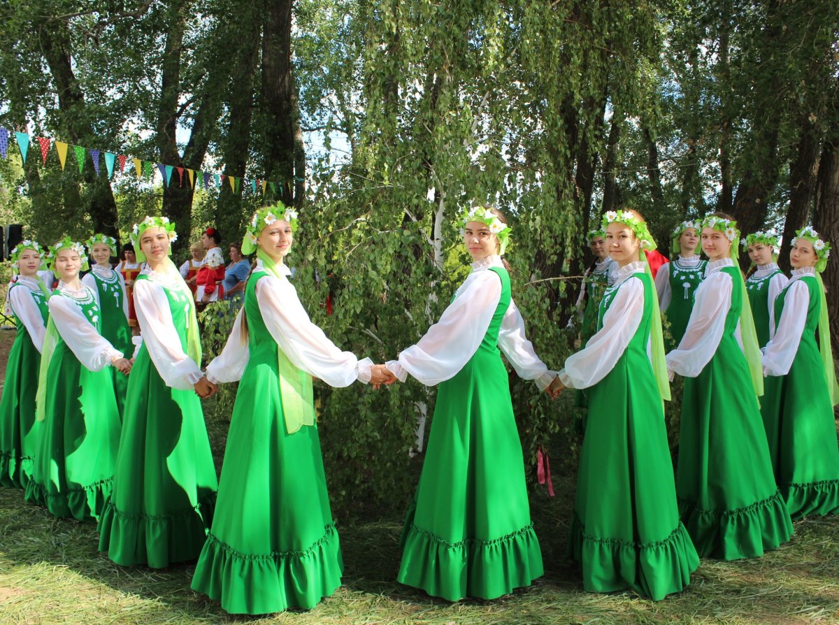 Завивание Березки на Троицу